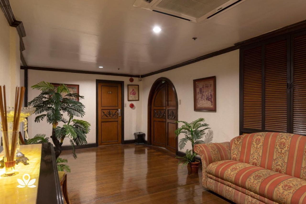 Zen Rooms Camelot Hotel Qc Кесон Сити Екстериор снимка