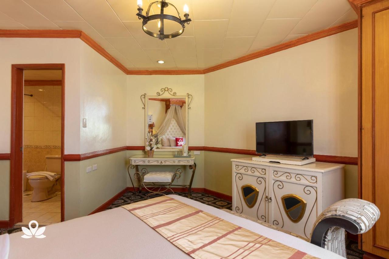 Zen Rooms Camelot Hotel Qc Кесон Сити Екстериор снимка