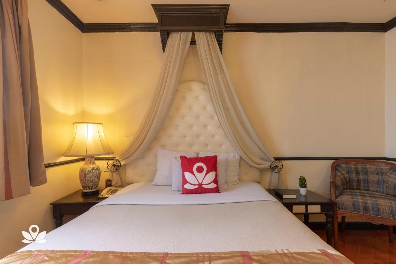 Zen Rooms Camelot Hotel Qc Кесон Сити Екстериор снимка