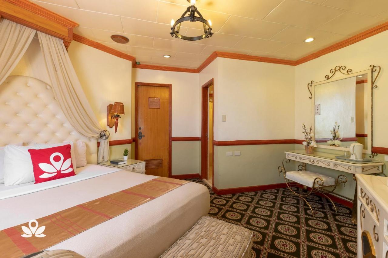 Zen Rooms Camelot Hotel Qc Кесон Сити Екстериор снимка